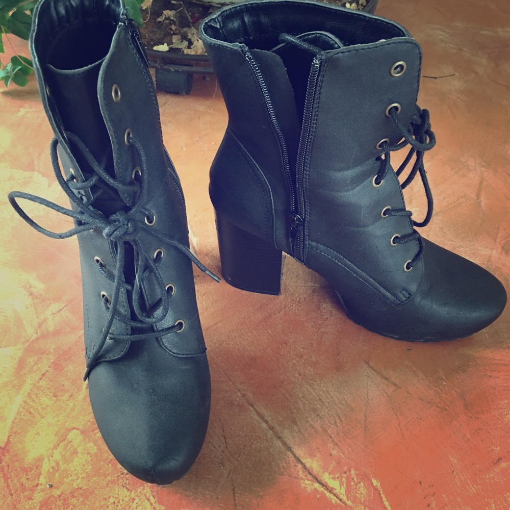 ❤️🚨Sexy Black Platform Boots🚨❤️